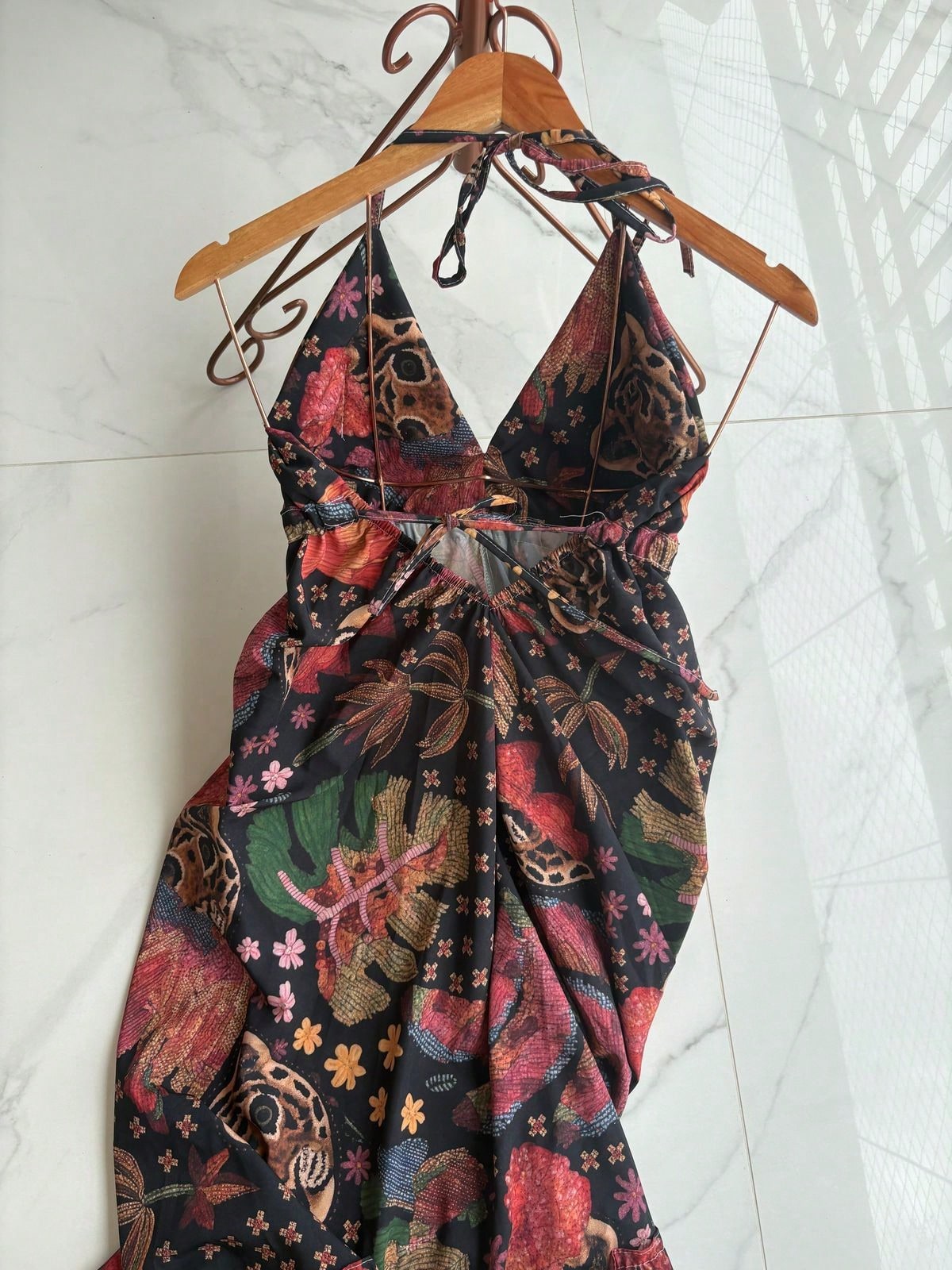 vestidos longo com bojo estampa 3D multicolorido novo modelo atras com amarrar costas nua